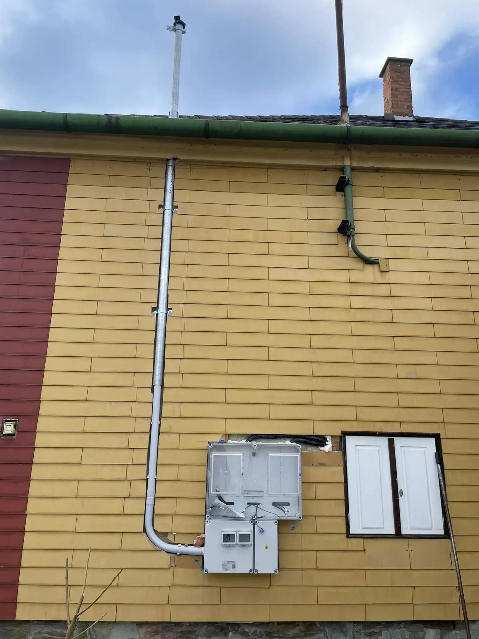 Villanyszerelési munka 102