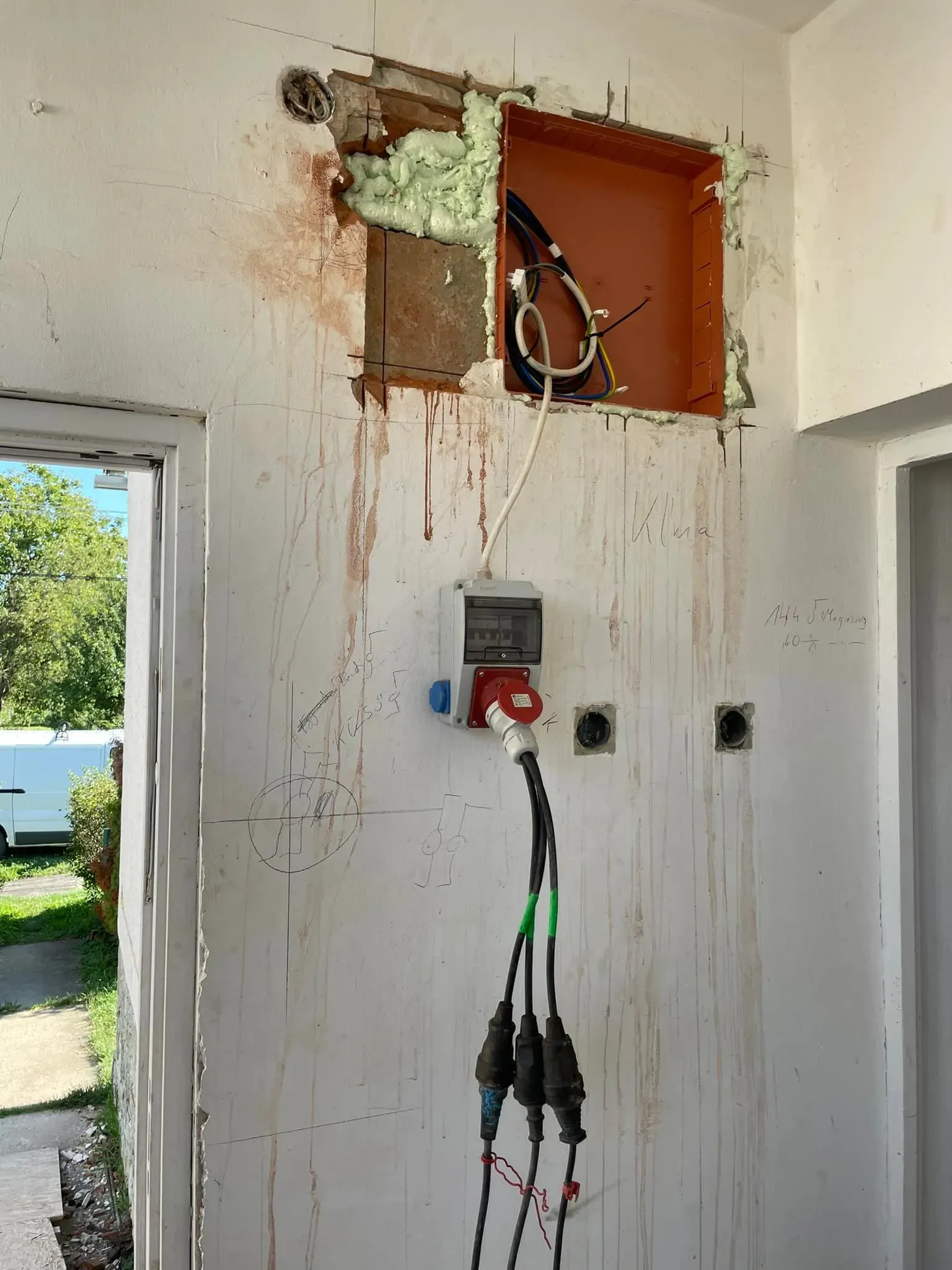 Villanyszerelési munka 28