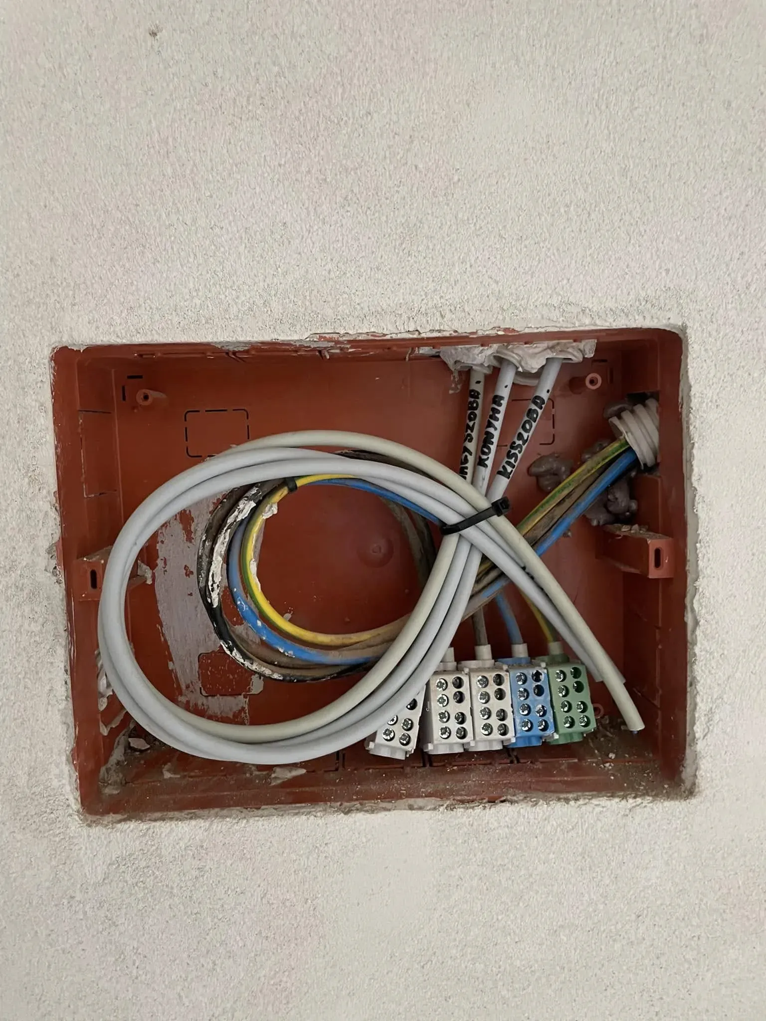 Villanyszerelési munka 49