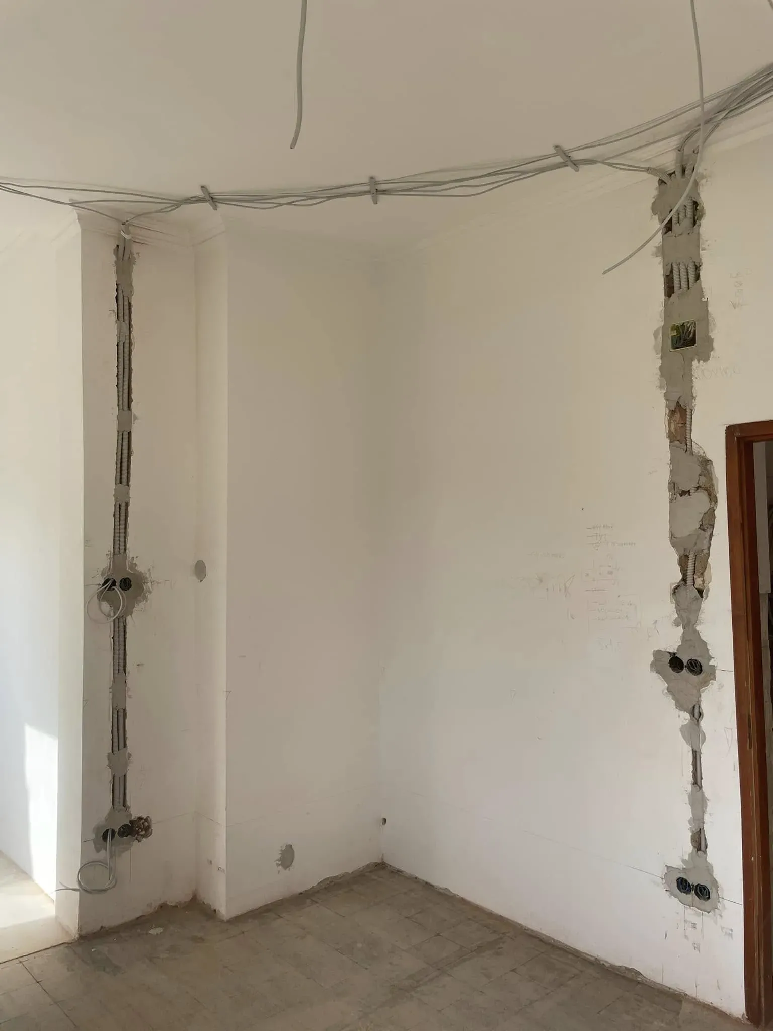 Villanyszerelési munka 55