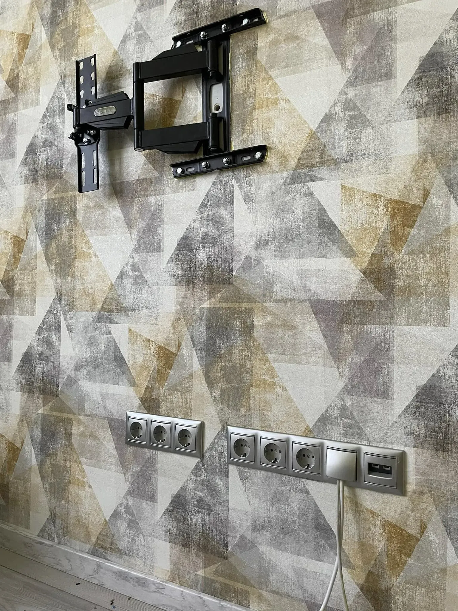 Villanyszerelési munka 99